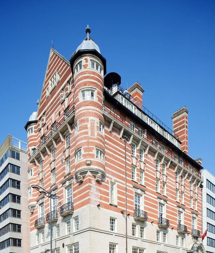 30 Street Hotel